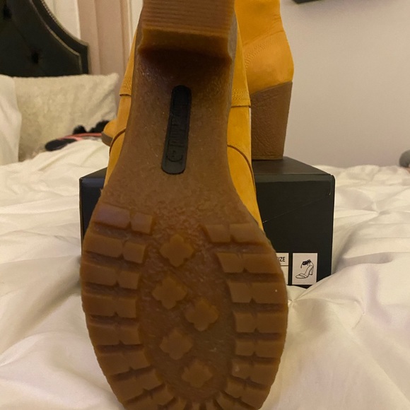 Timberlands - Picture 2 of 4